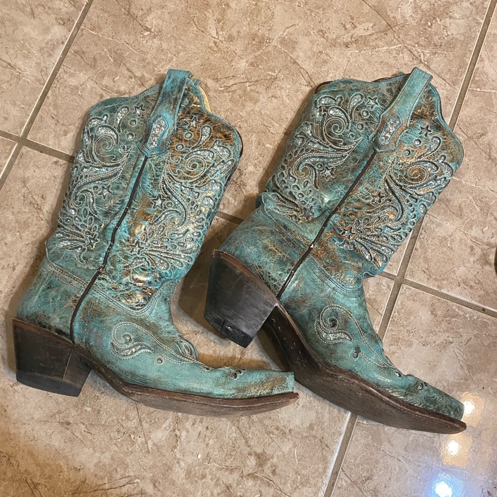 Corral Western Pointed Boots, size 9, turquoise with bling